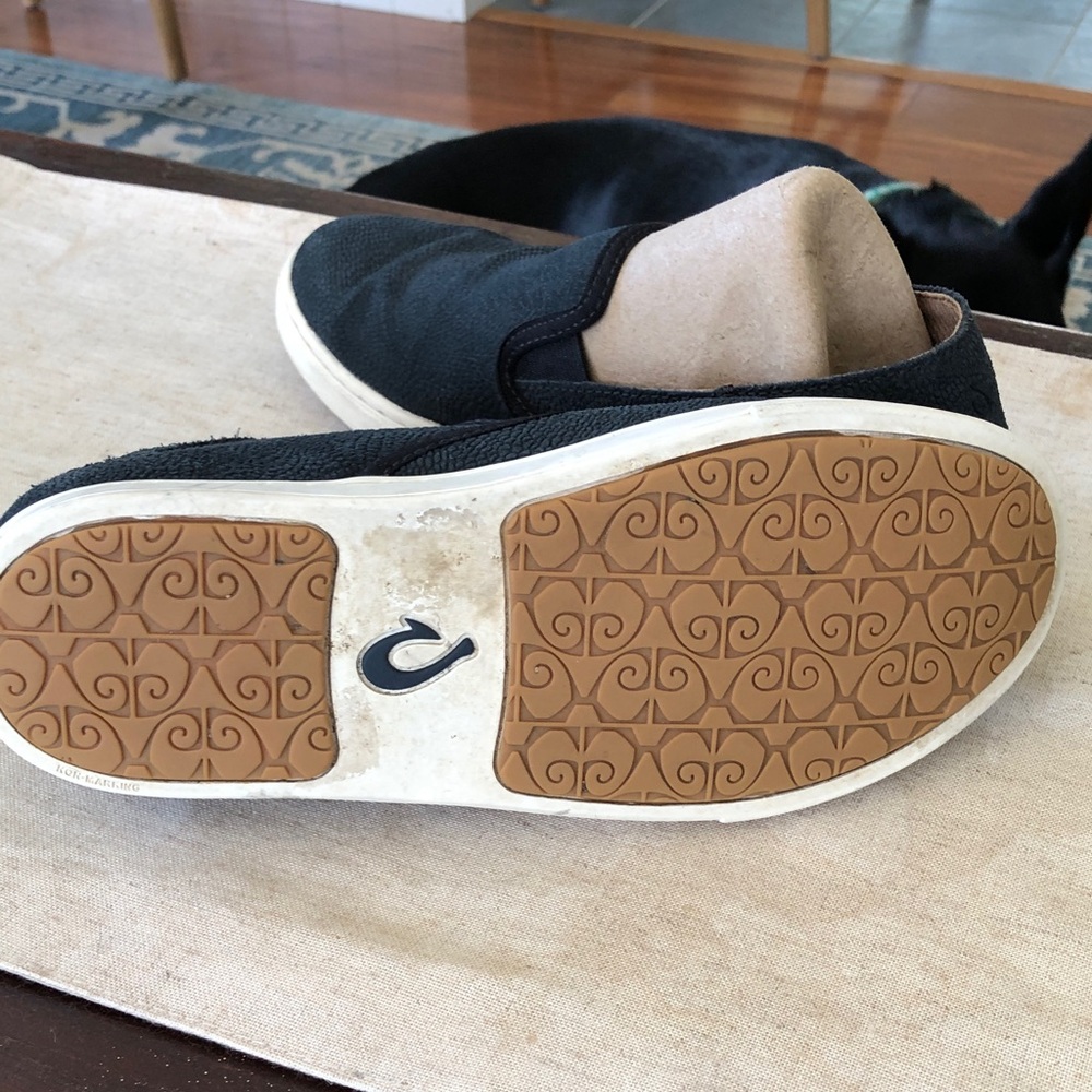 OluKai Women’s Slip-On Sneakers in Navy with White Sole - Picture 5 of 7